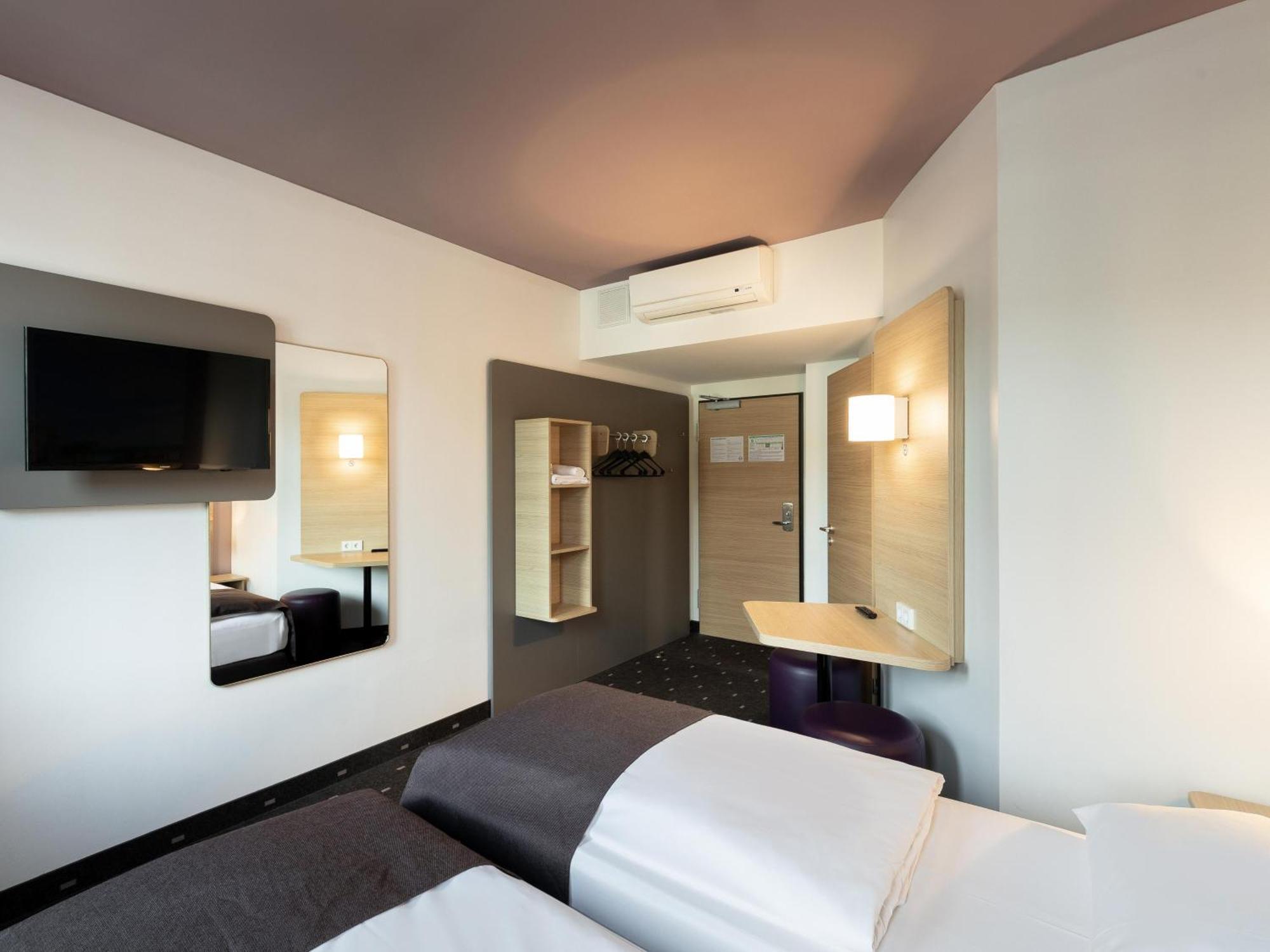 B&B Hotel Duesseldorf-Mitte Dış mekan fotoğraf