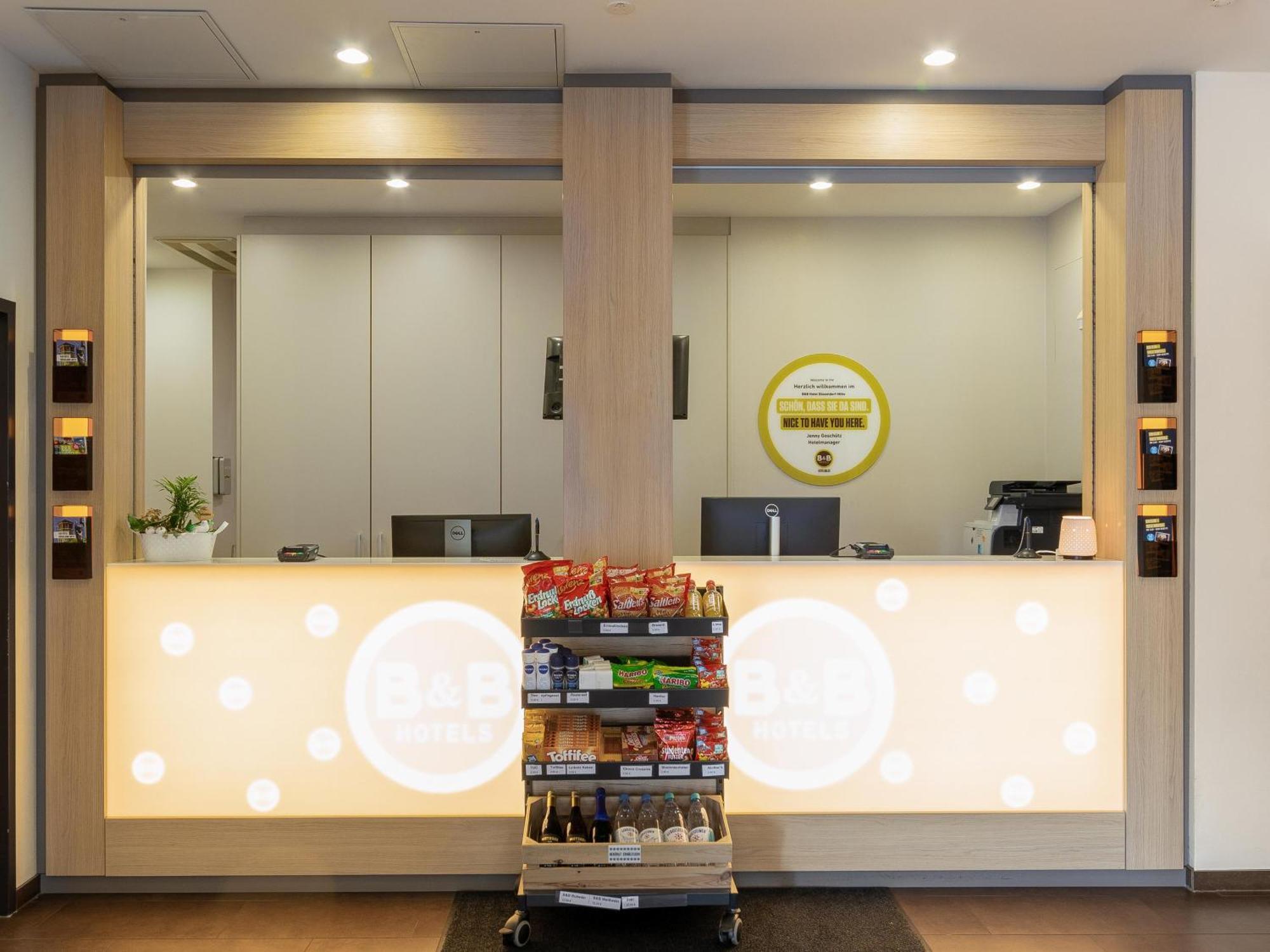 B&B Hotel Duesseldorf-Mitte Dış mekan fotoğraf