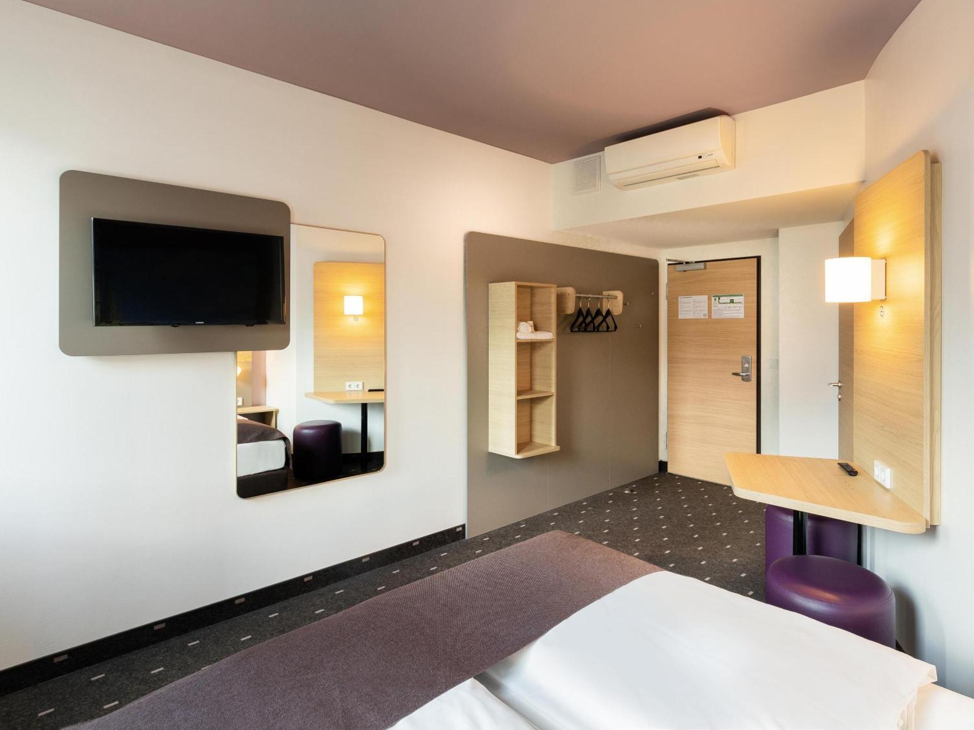 B&B Hotel Duesseldorf-Mitte Dış mekan fotoğraf