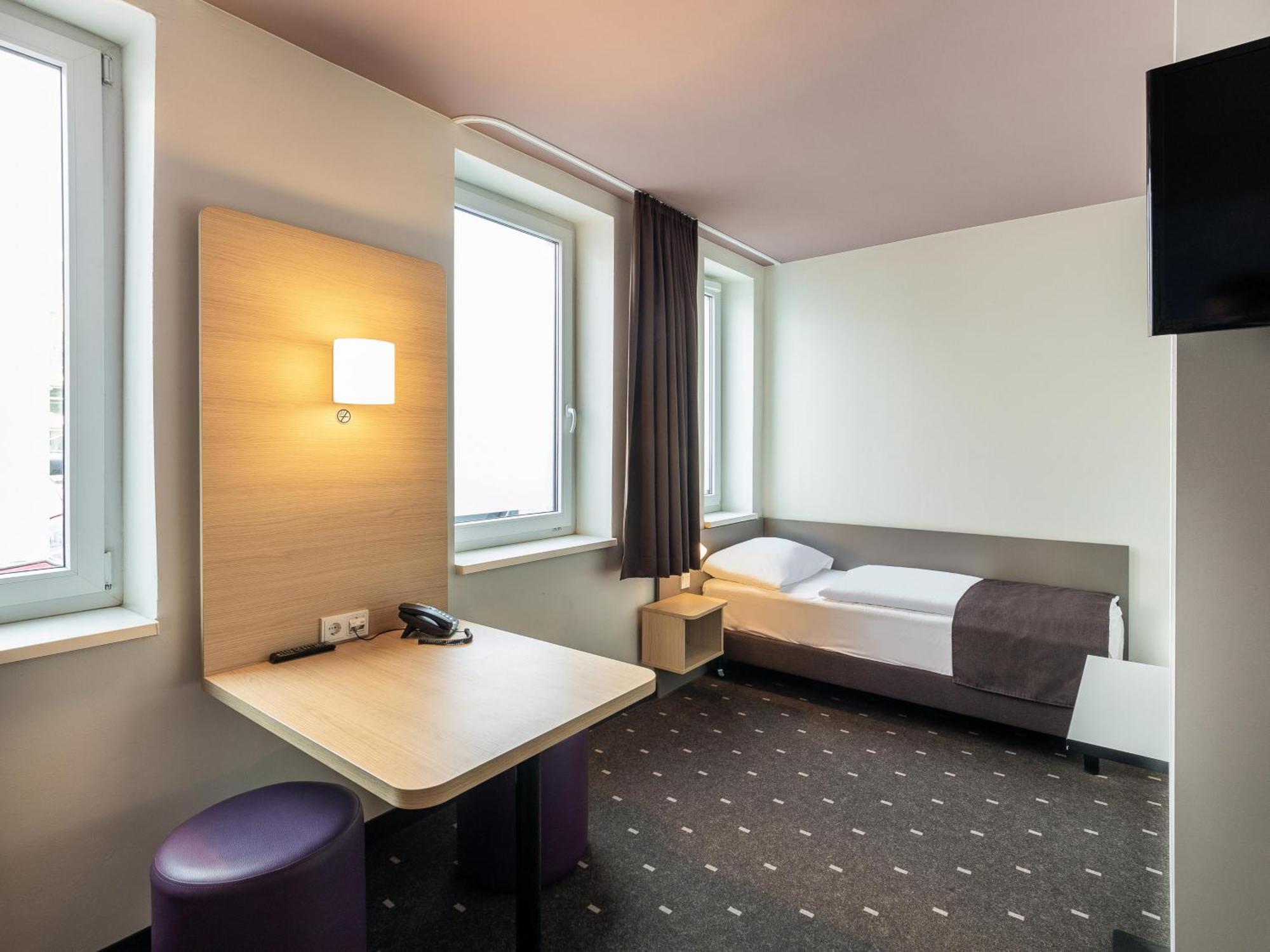 B&B Hotel Duesseldorf-Mitte Dış mekan fotoğraf