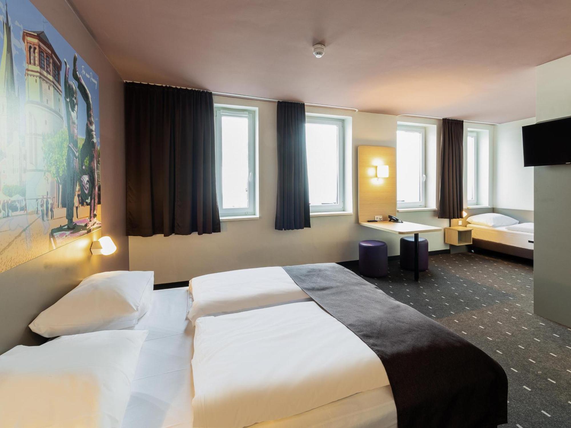 B&B Hotel Duesseldorf-Mitte Dış mekan fotoğraf