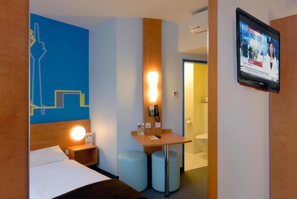 B&B Hotel Duesseldorf-Mitte Dış mekan fotoğraf